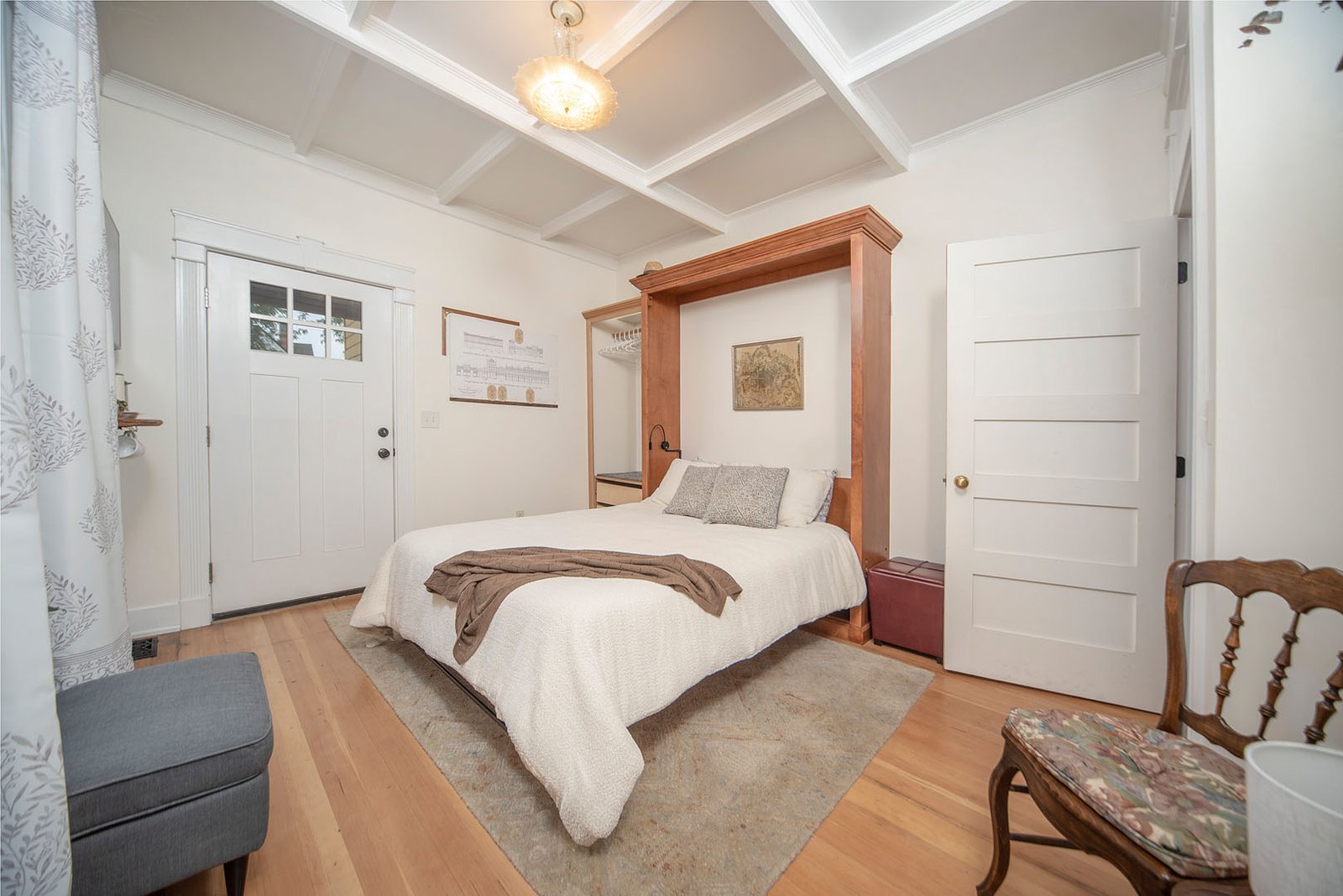 The Courtyard Room